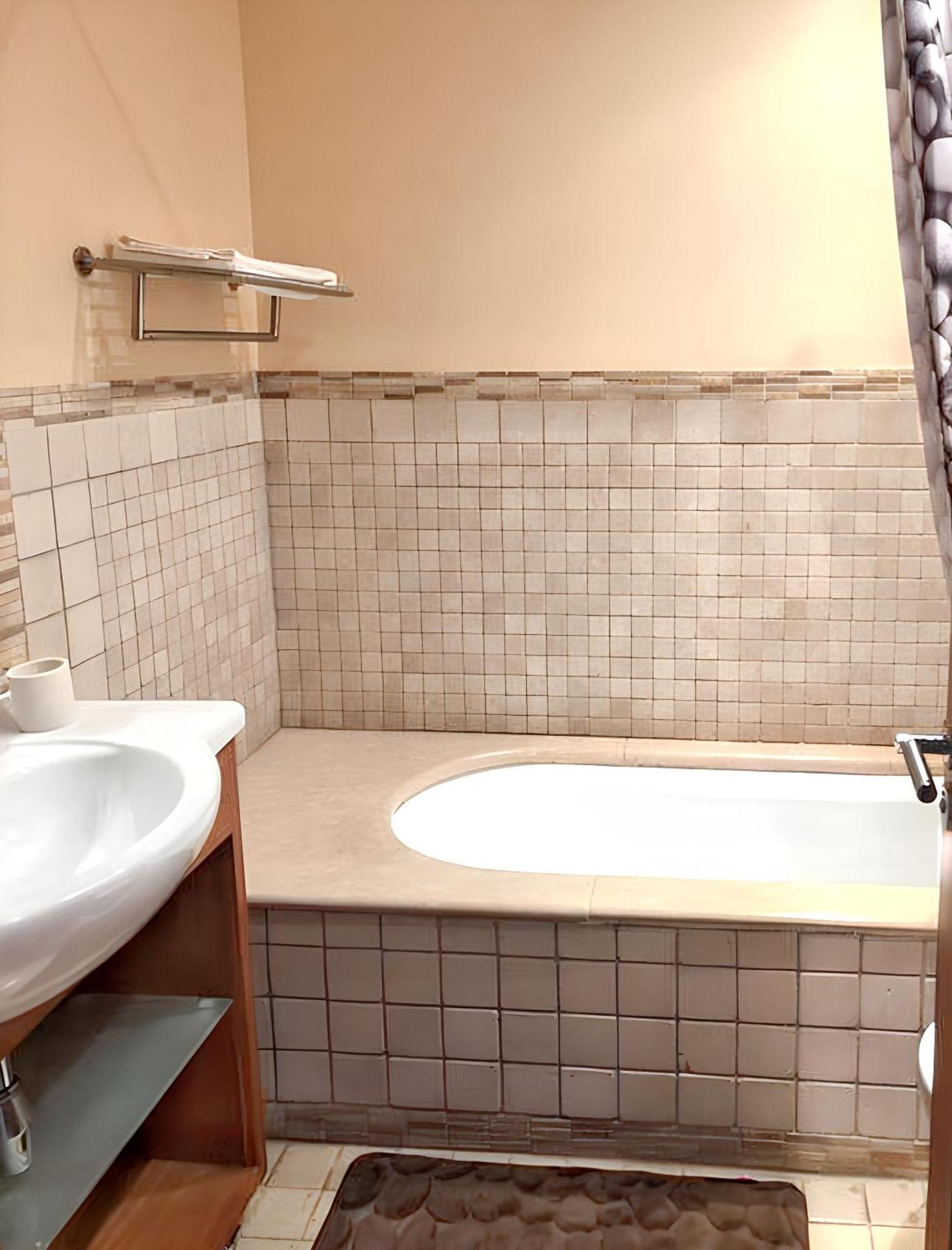 Charming Apartment In Estombar With Private Pool. מראה חיצוני תמונה