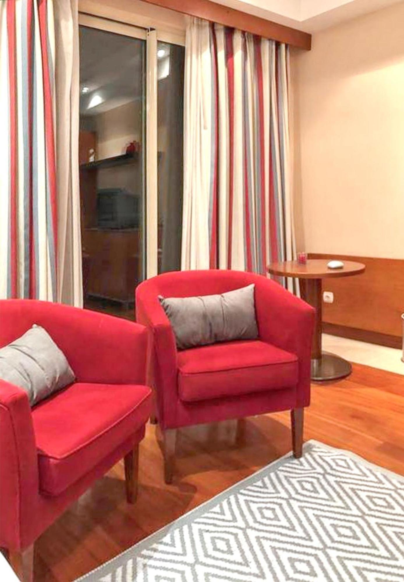 Charming Apartment In Estombar With Private Pool. מראה חיצוני תמונה